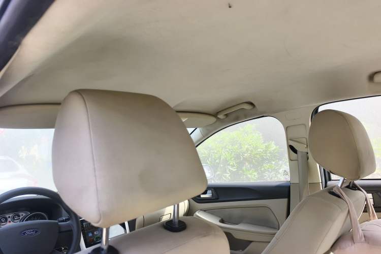 Used Ford Focus 2013 Sedan Classic 1.8L Automatic Base Model
