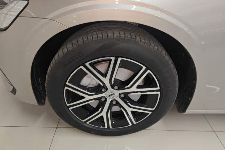 Used Volvo S60 2026 Model B4 Zhiyi Luxury Edition