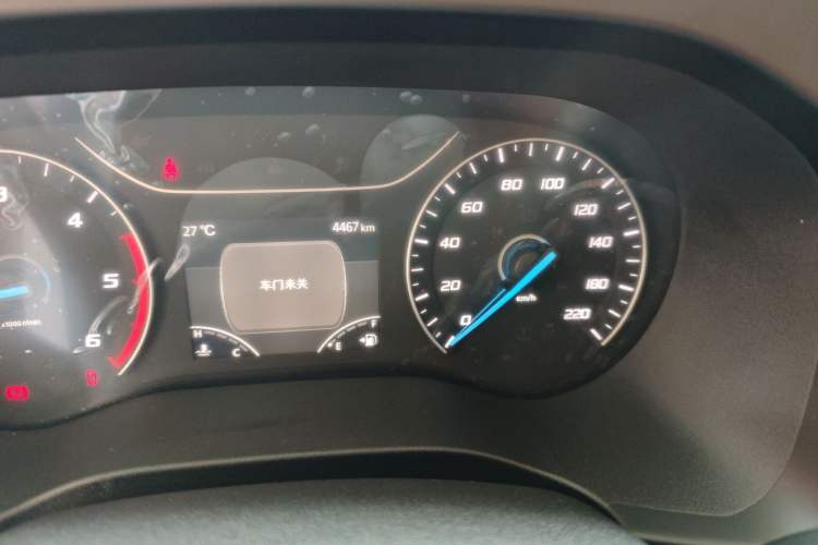 Used JMC Fushun 2022 2.0T Manual Van Short Wheelbase Mid-Height Roof 3-Seater