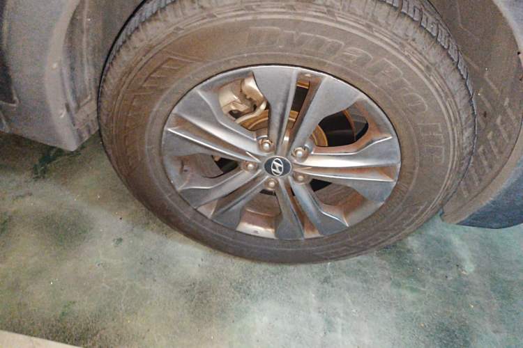 Used Hyundai Santa Fe 2013 2.4L Automatic Two-Wheel Drive Smart Version