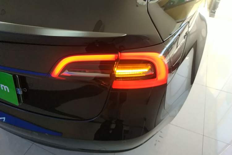 Used Tesla Model 3 2021 Performance High-Performance All-Wheel-Drive Version Right Rear Taillight