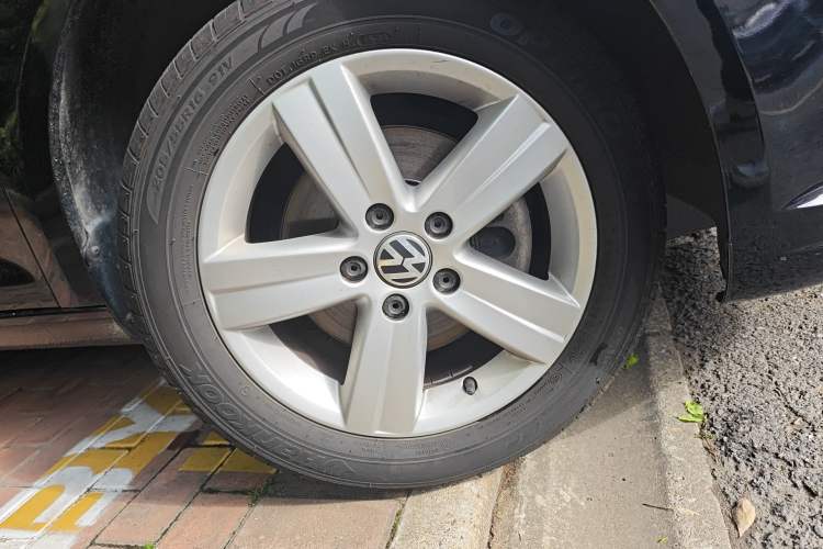 Used Volkswagen Touran 2015 1.4T Manual Fashion Edition 5-Seater