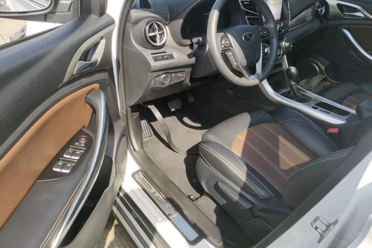 Used BYD Song 2016 Gaishi Edition 1.5TID Automatic Luxury Model Driver Seat