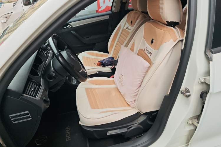 Used Volkswagen Bora 2014 1.6L Automatic Fashion Model Left Front Seat