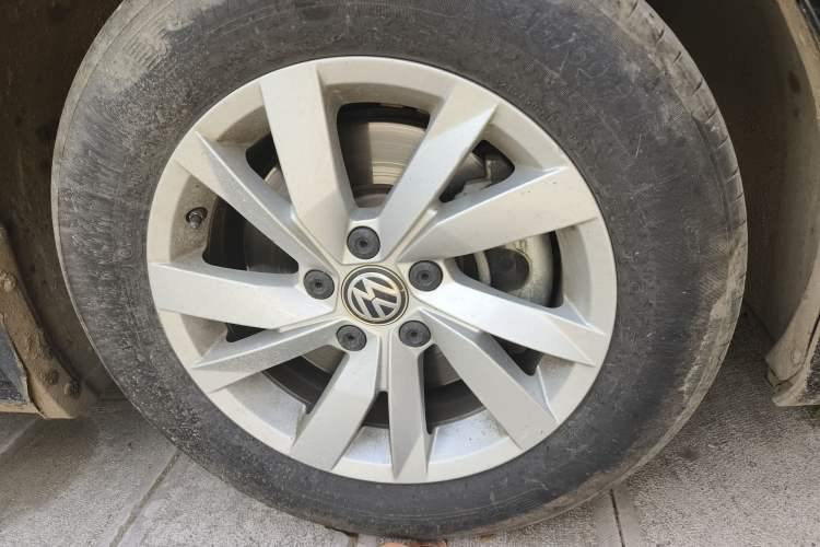 Used Volkswagen Passat 2019 280TSI Business Edition China VI Right Front Wheel Hub