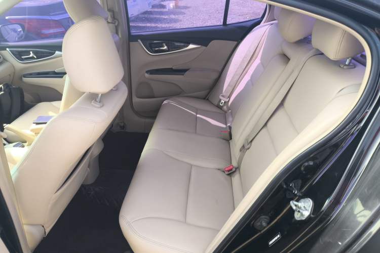 Used Honda Crider 2015 1.8L automatic luxury edition Left Rear Seat
