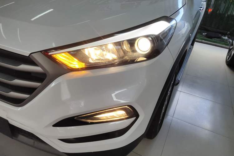 Used Hyundai Tucson 2018 1.6T Dual-Clutch Two-Wheel Drive 15th Anniversary Special Edition
