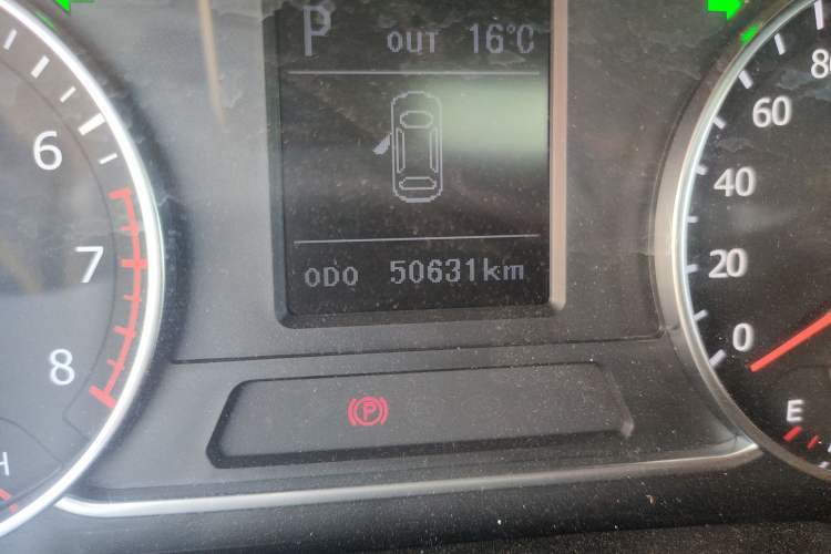 Used Land X7 2015 2.0T Panoramic Flagship Edition Odometer Close Up