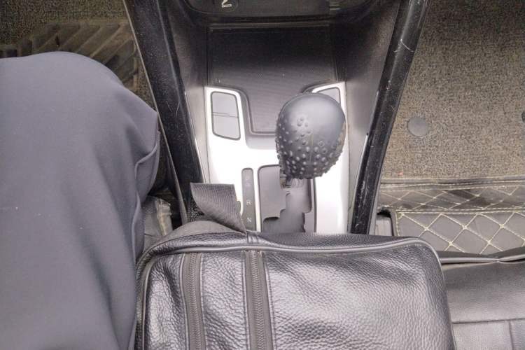 Used Chery Tiggo 5 2014 2.0L CVT Family Deluxe Edition Gear Lever