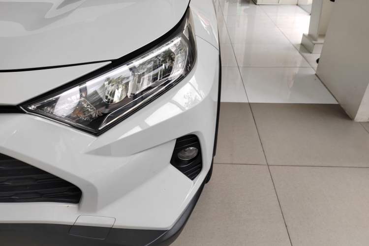 Used Toyota RAV4 2020 2.0L CVT Two-Wheel Drive Fashion PLUS Edition
