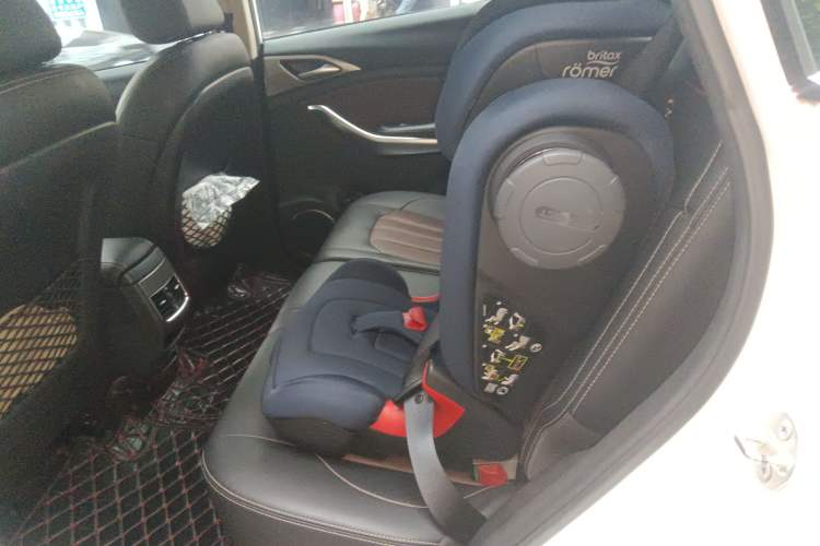 Used BYD Song New Energy 2017 Song DM 1.5TID All-Wheel Drive Luxury Model Left Rear Seat