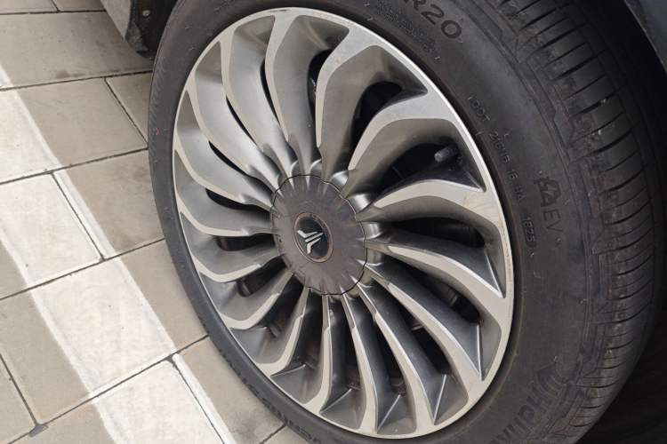 Used VOYAH FREE 2021 Four-Wheel Drive Standard Range-Extended Exclusive Luxury Package