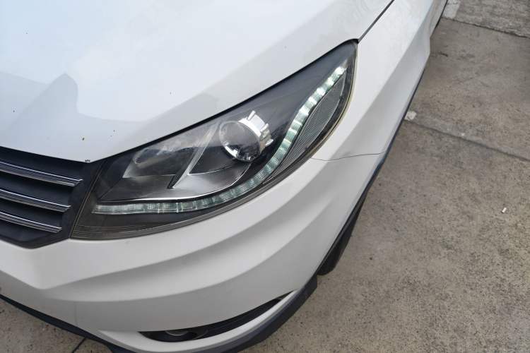 Used Dongfeng Fengon 580 2016 1.8L Manual Comfort Model Left Front Headlight