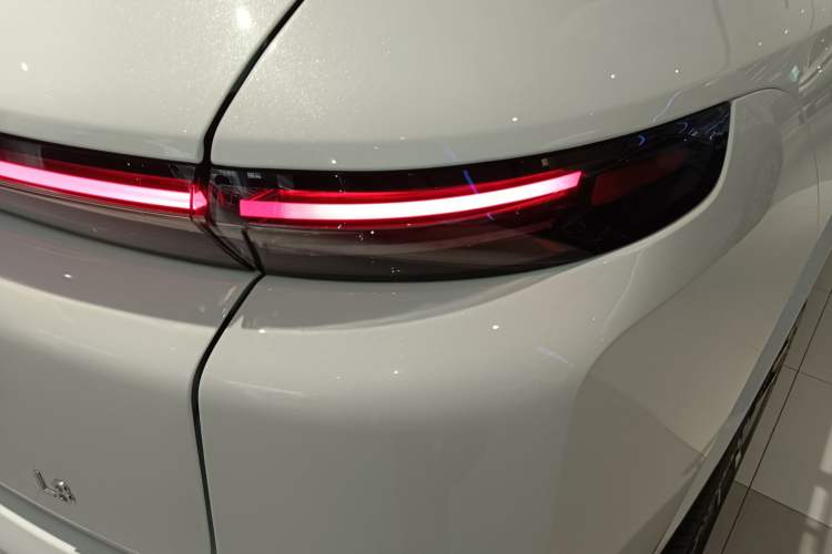 Used Li Auto L8 2025 Ultra Smart Refreshed Edition