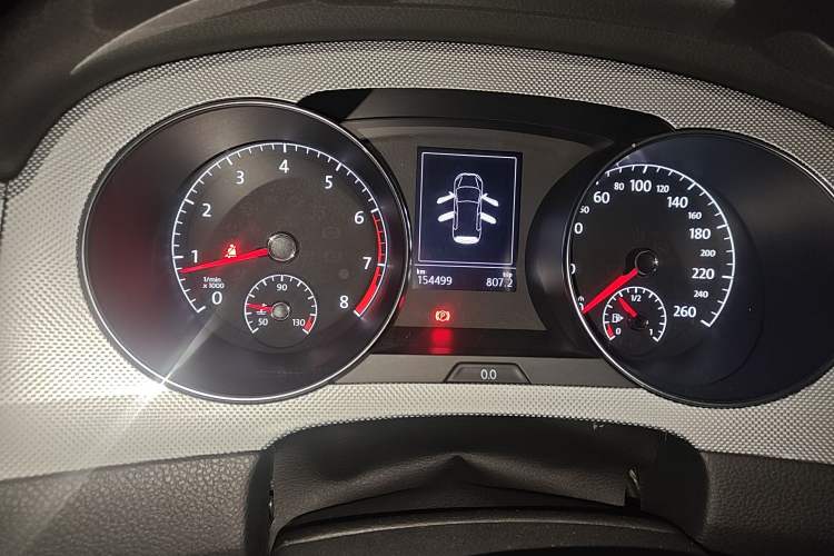 Used Volkswagen Golf Sportsvan 2016 230TSI Automatic Trend Edition Odometer Close Up