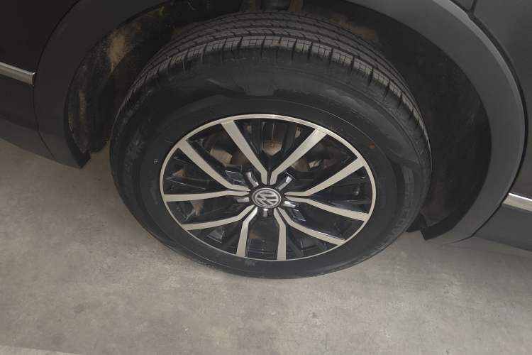 Used Volkswagen Tiguan L 2018 330TSI Automatic Two-Wheel Drive Luxury Edition Right Rear Wheel Hub