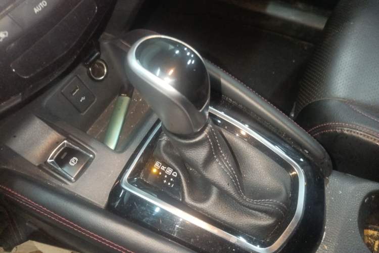 Used Nissan Qashqai 2022 2.0L CVT XV Premier Luxury Edition Gear Lever