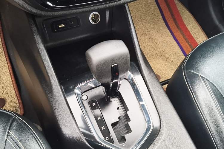 Used Soueast DX3 2019 1.5T CVT Luxury Version China VI Standard Gear Lever