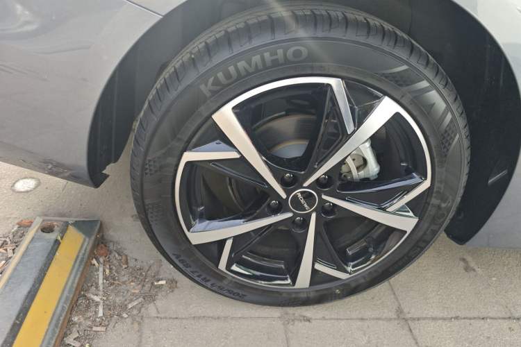 Used Roewe i5 2024 1.5L CVT Luxury Edition
