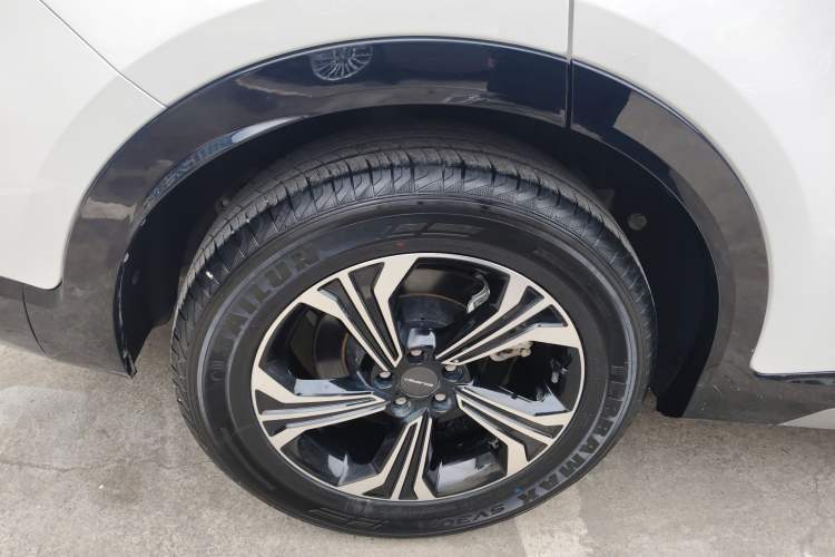 Used Soueast DX8S 2022 1.5T DCT Gulf Edition 7-Seater
