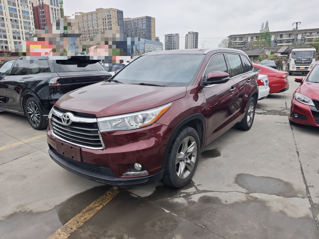 تحت مقدمة السيارة