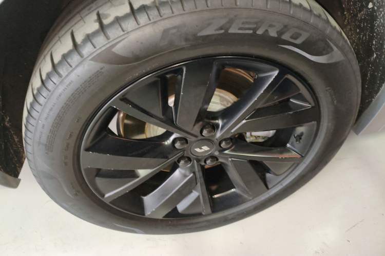 Used Li Auto L8 2023 Air model Right Rear Wheel Hub