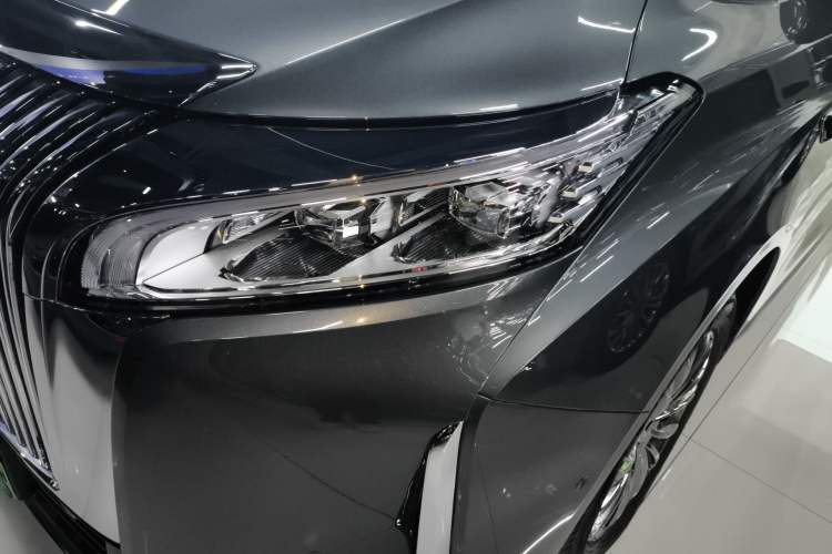 Used Wey Gaoshan 2025 Four-Wheel Drive Alpine 8
