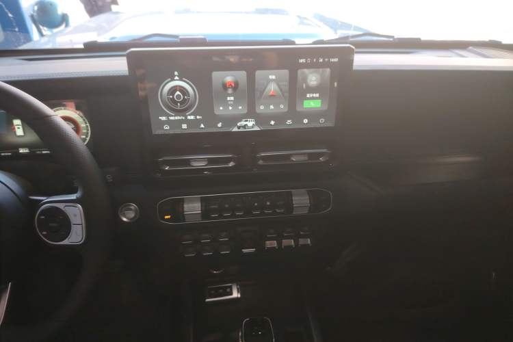 Used 212 T01 2025 2.0T Changfeng
