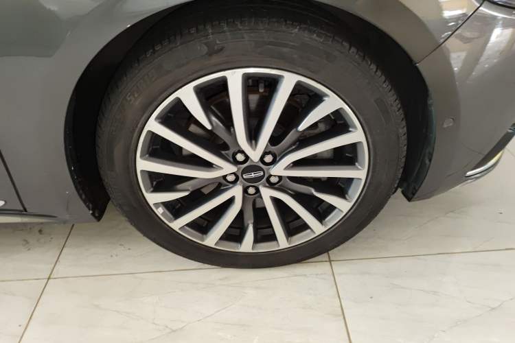 Used Lincoln Continental 2017 2.0T Two-Wheel Drive Prestige Edition Right Front Wheel Hub