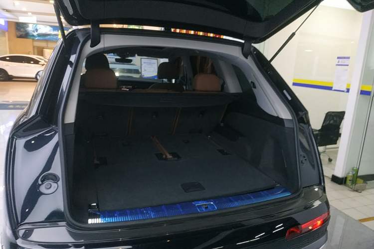 Used Audi Q7 2021 55 TFSI quattro S line Sport model