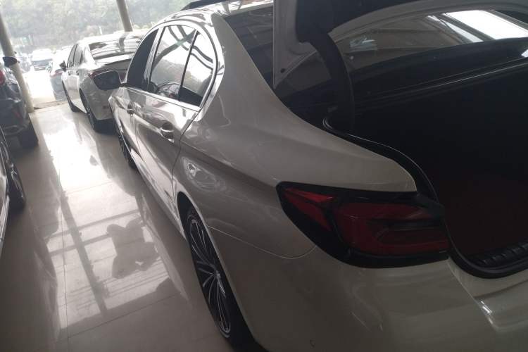 Used BMW 5 Series 2022 Restyled 530Li Leading Edition M Sport Package
