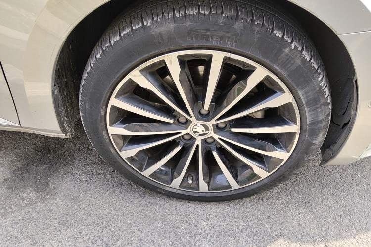 Used Skoda Superb 2016 TSI330 DSG Smart Drive Edition
