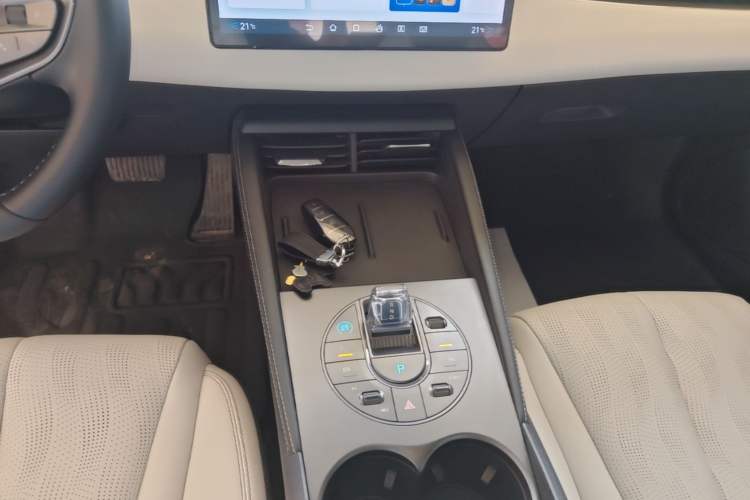 Used BYD Seal 06 New Energy 2024 DM-i 120KM Luxury Model Gear Lever