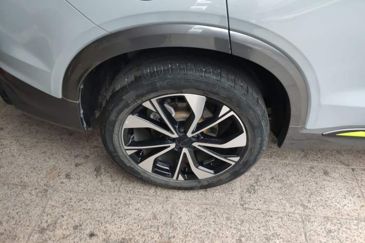 Used Geely Auto Monjaro S 2021 2.0TD Automatic Two-Wheel Drive Lightning Edition Right Rear Wheel Hub