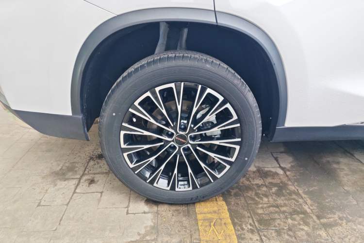 Used EXEED Lingyun 2025 300T Two-Wheel Drive Starry Edition Right Rear Wheel Hub