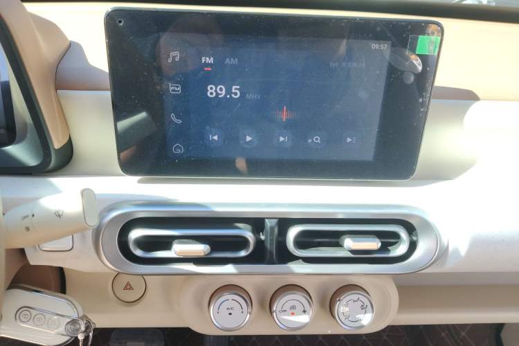 Used Wuling Hongguang MINIEV 2024 3rd Generation 170 km Audio And AC Panel