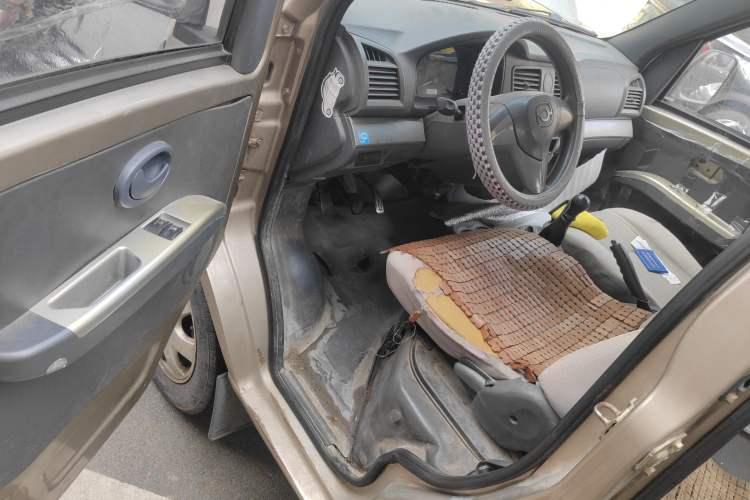 Used Haima Fosida Rongda 2012 1.2L Ronda Comfort Edition HMA GM12-NR Driver Seat