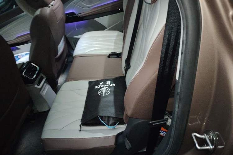 Used Volkswagen ID.6 X 2021 Pro Smart Long-Range Edition Left Rear Seat