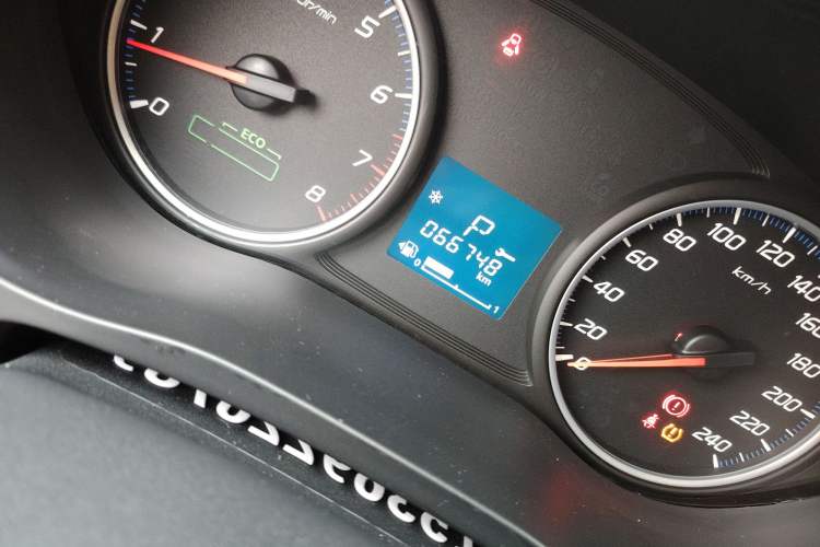 Used Mitsubishi Outlander 2018 2.0L Two-Wheel Drive Glory Edition 5 Seats