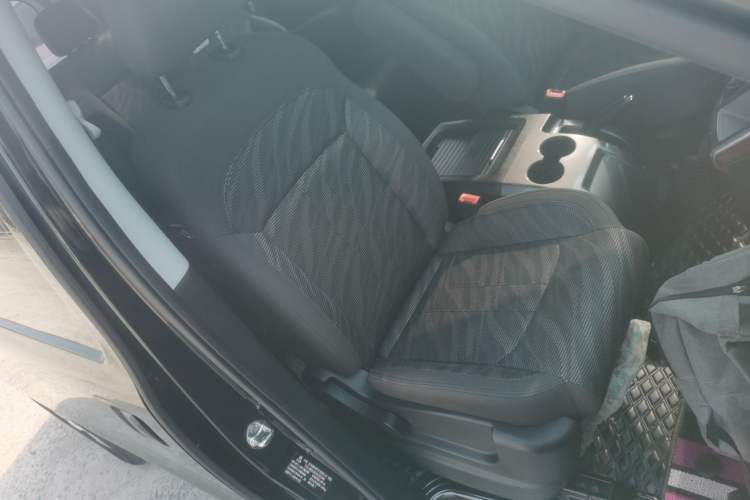 Used FORTHING Lingzhi PLUS 2021 2.0L Manual Comfort Version 7 Seats