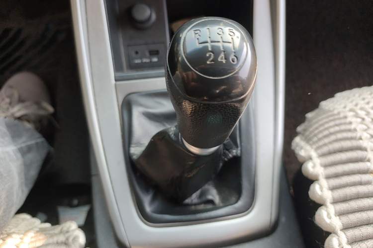 Used Hyundai Elantra (5th Generation / Langdong) 2012 1.6L Manual Fashion Edition Gear Lever