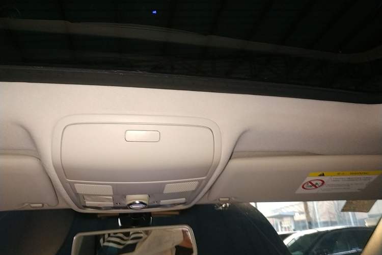 Used Volkswagen Tiguan L 2017 300TSI Automatic Two-Wheel Drive Silk Road Comfort Edition