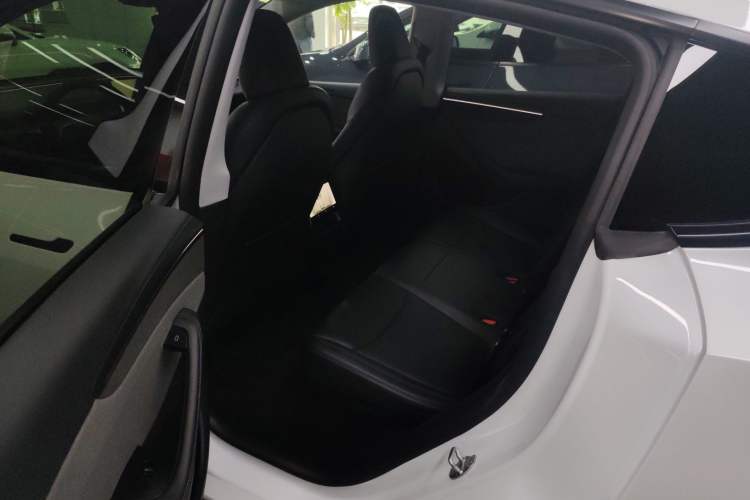 Used Tesla Model Y 2025 Rear-Wheel-Drive Version