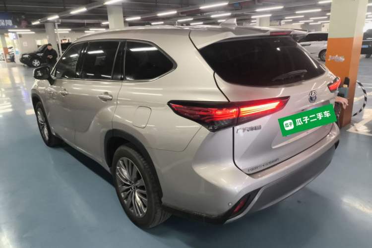 Used Toyota Highlander 2022 Dual-Engine 2.5L Two-Wheel Drive Prestige Edition 7-Seater
