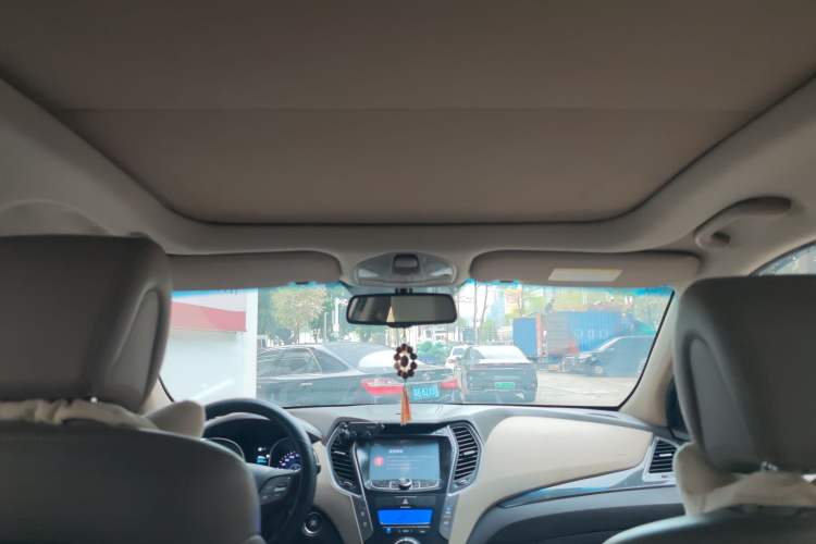 Used Hyundai Santa Fe 2013 2.4L Automatic Two-Wheel Drive Smart Version