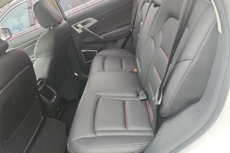 Used Geely Auto Emgrand X7 Sport 2018 1.8TD Automatic Two-Wheel Drive Smart Connect 4G Internet Edition Left Rear Seat