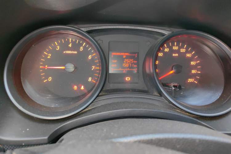 Used Wuling Hongguang 2021 1.5L Revised S Base Version Hydraulic Power Steering LAR Odometer Close Up