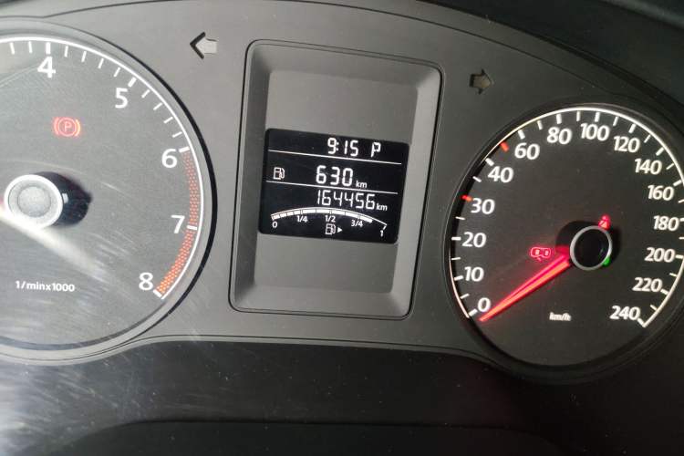 Used Volkswagen Sagitar 2012 1.6L Automatic Comfort Edition Odometer Close Up