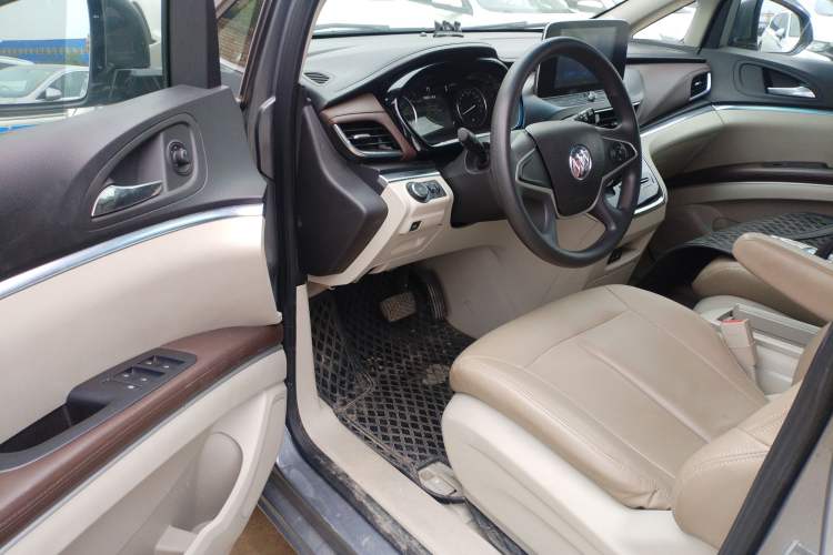 Used Buick GL8 2022 Land Cruiser Executive Class 652T Comfort Model
