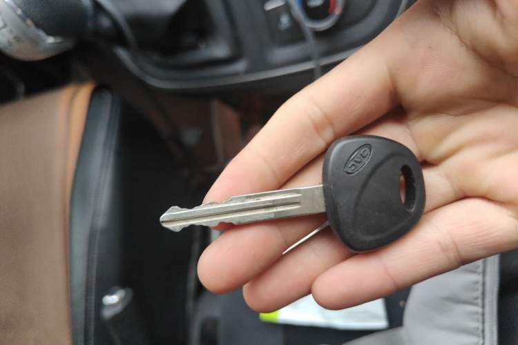 Used JAC Refine M4 2021 2.0L Manual Comfort Edition